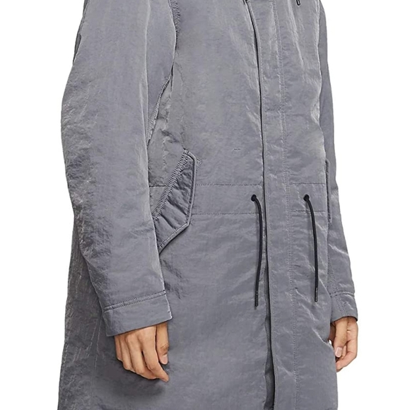 N I K E DOWN-FILL PARKA JACKET - Picture 3 of 4